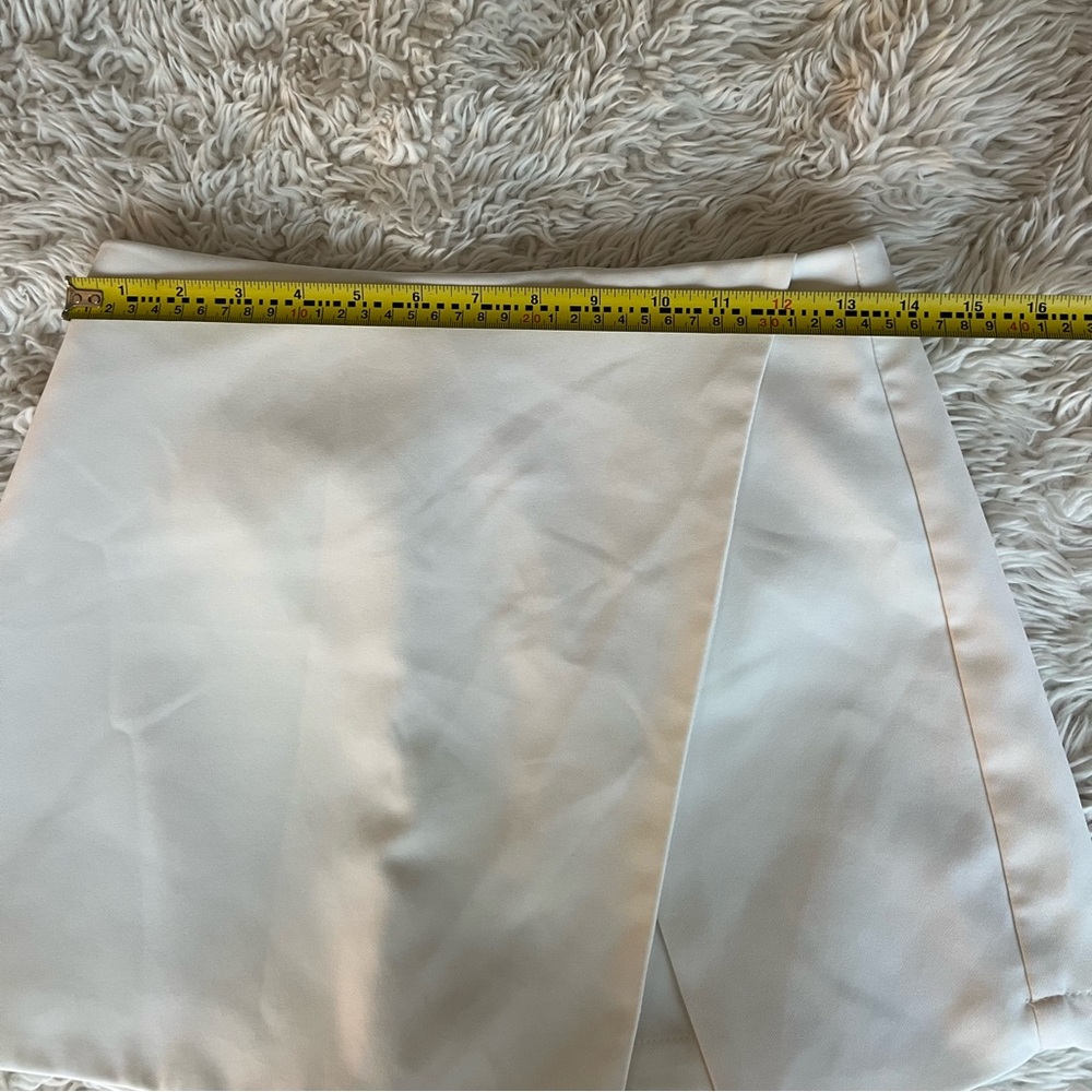 White crossover skort - Picture 6 of 7
